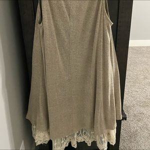 XL cream and white dress